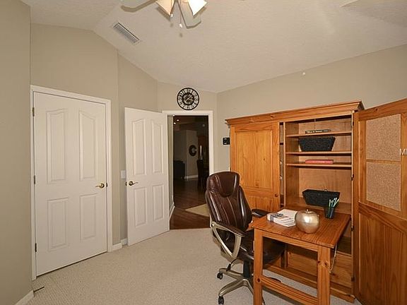 4th image of 505 Somerhill Dr NE