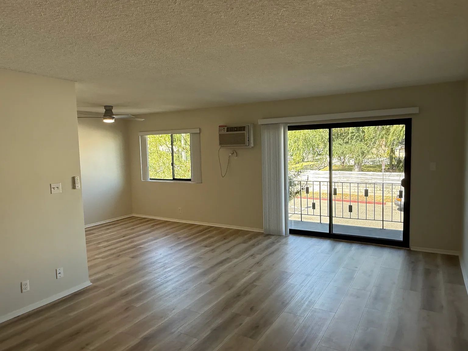 2 bed, 1100 sqft, $2,895 — Photo 2