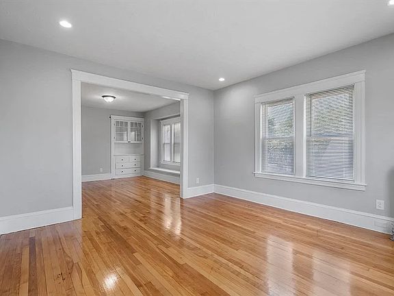 5th image of 92 Greenwood St #2