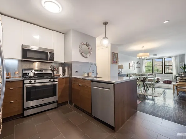 515 East Seventh Street image 7 of 16