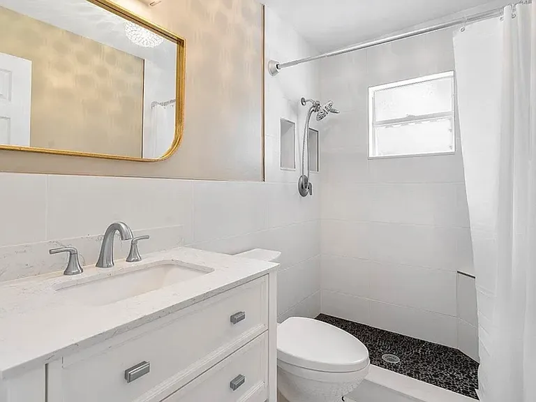 2057 NE Ridge Ave — Photo 5