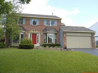 941 Brandt Dr, Lake In The Hills, IL 60156