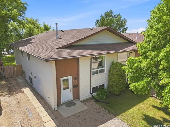 241-239 Molloy STREET, Saskatoon, SK S7K 6J3