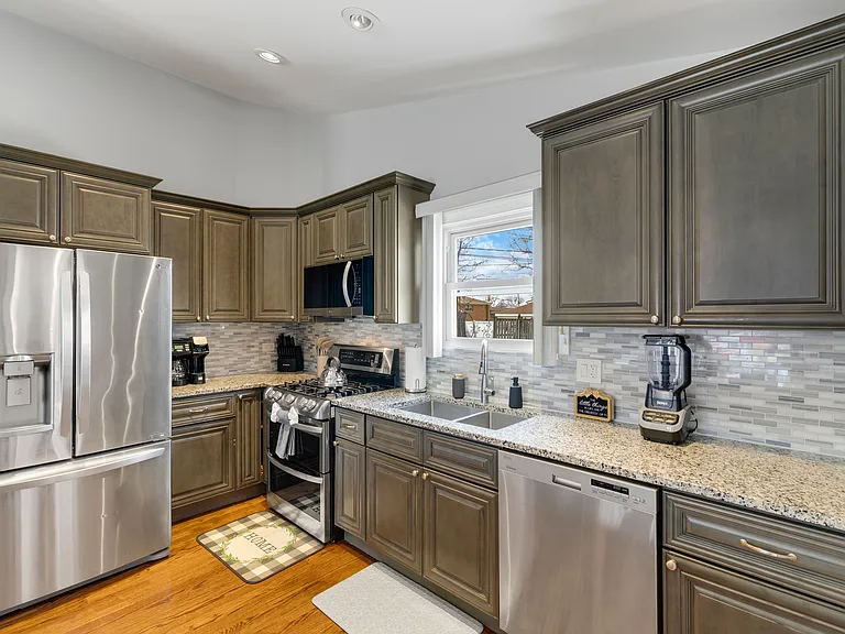 2176 Ash St — Photo 30