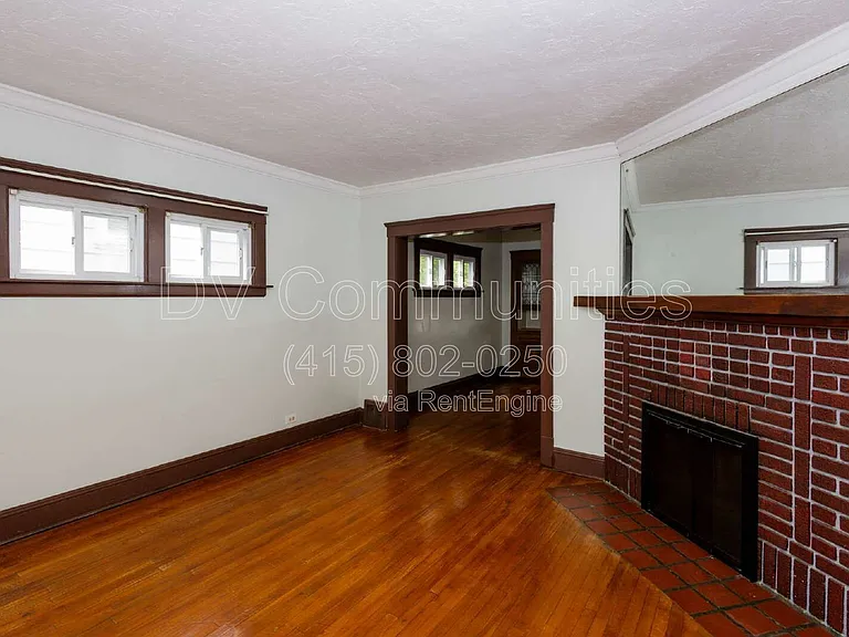 1584 Maple Rd — Photo 4