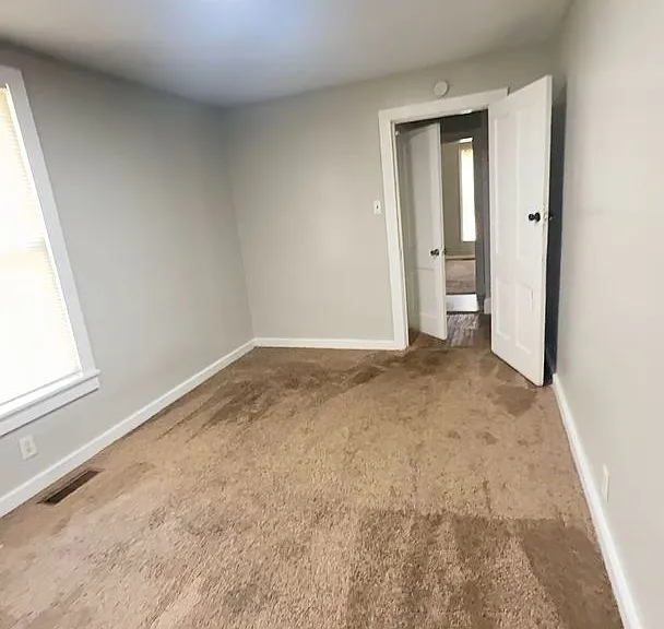 2918 S Vine St — Photo 3