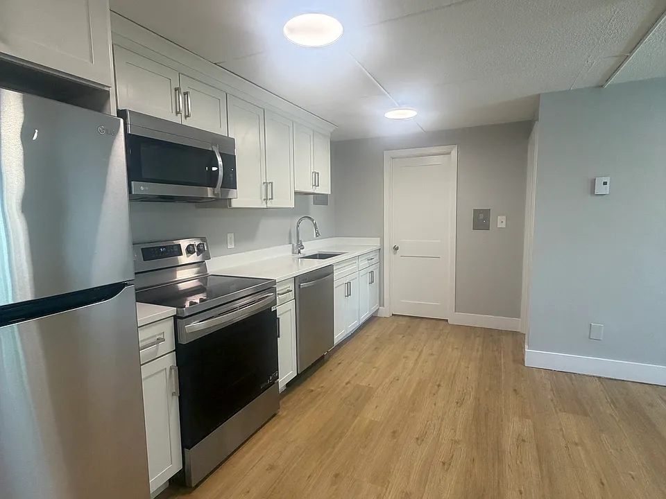89 Woodrow Avenue