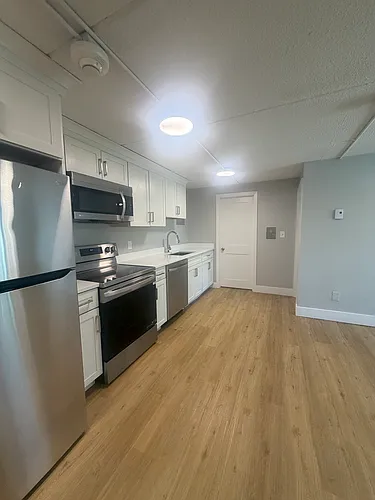 89 Woodrow Avenue Photo 1