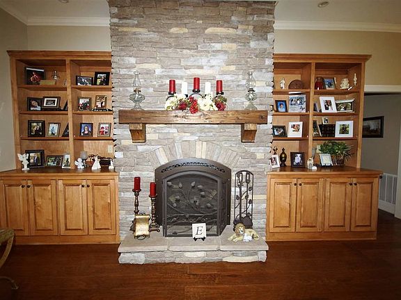5th image of 30 Seward Dr