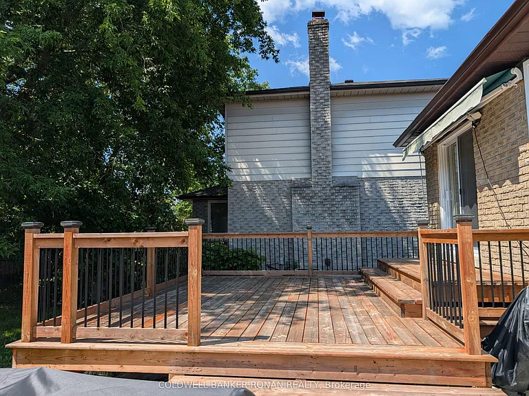 41 Camrose Dr — Photo 26