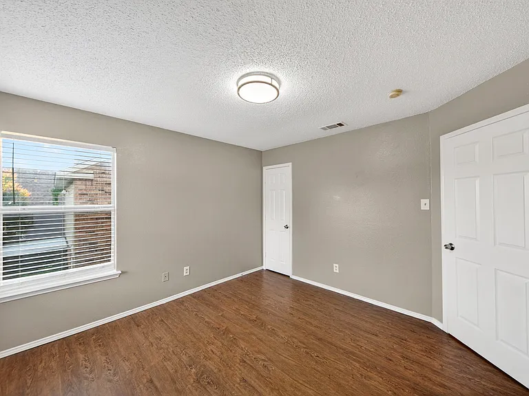 1523A Collin Dr — Photo 17