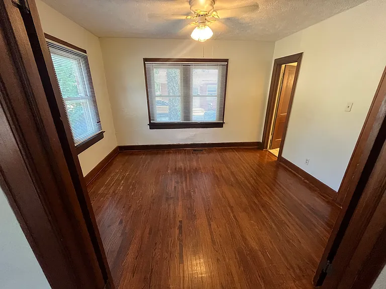 3915 Longview Ln #3921 — Photo 5