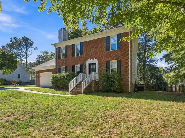 105 Pinewood Dr, Apex, NC 27502