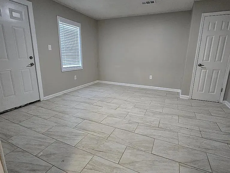 3198 Millwood Rd — Photo 4