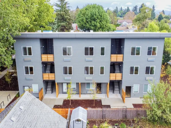 8080 N Willamette Blvd, Portland, OR 97203