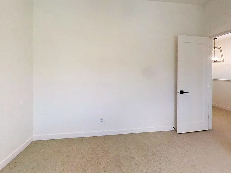 196XX 75th Ave — Photo 16