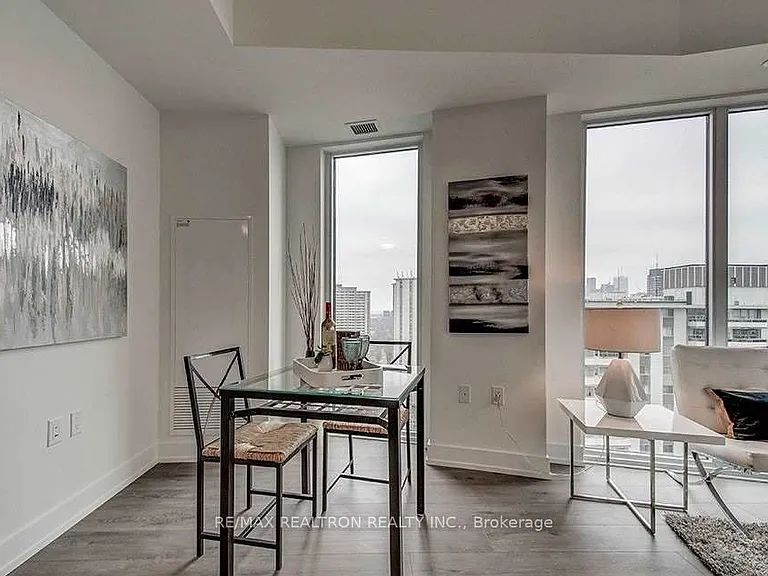 575 Bloor St E #2208 — Photo 12