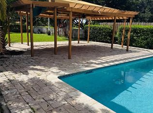 9530 SW 148th Pl, Miami, FL 33196
