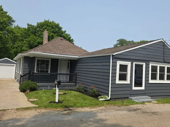 1002 Hoyne St, Streator, IL 61364