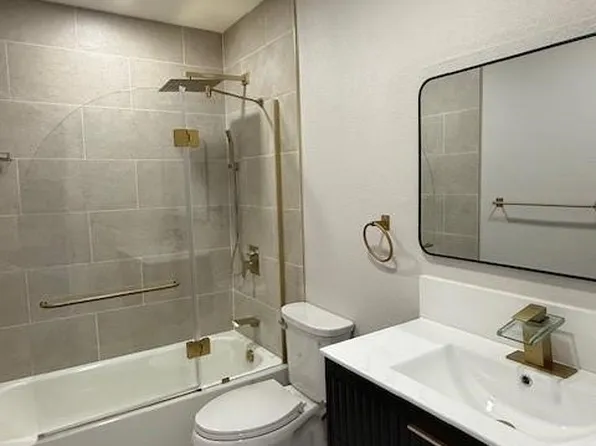 16682 Goldenwest St APT 2, Huntington Beach, CA 92647