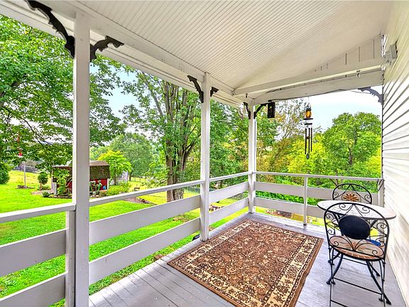 4th image of 223 Lenkey Rd