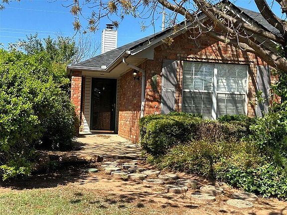 2nd image of 2909 Shiloh Ln