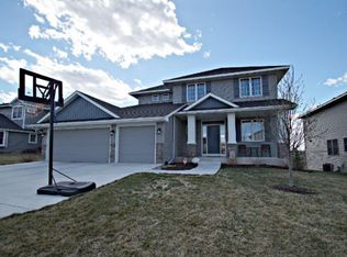 1644 Friesian St, Shakopee, MN 55379