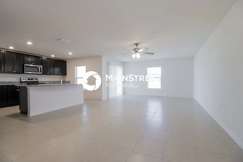 1374 Brenway Dr — Photo 2