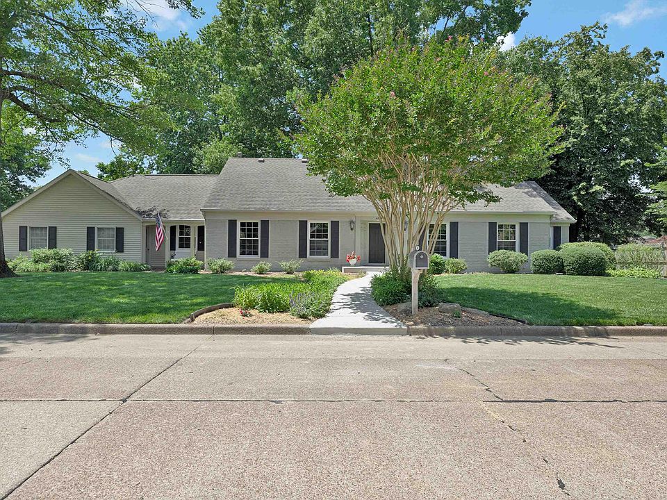 1st image of 409 Park Plaza Dr