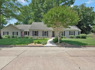 409 Park Plaza Dr, Evansville, IN 47715