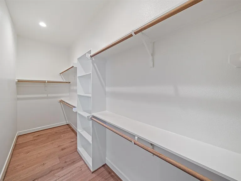 5910 Haring Ln — Photo 12