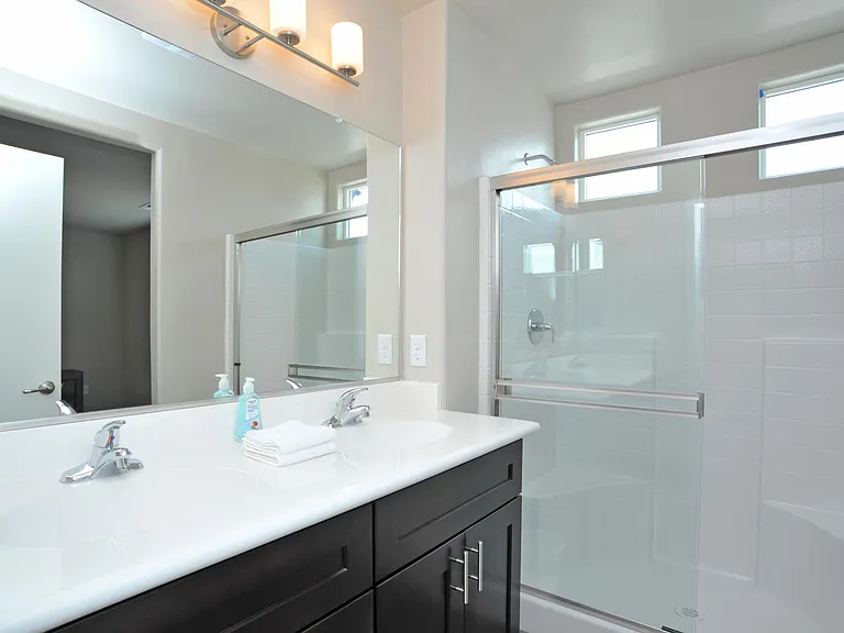 1218 E Blacklidge Dr — Photo 10