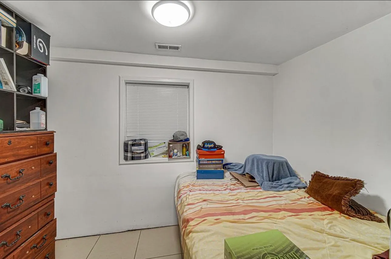 2 bed, $1,200 — Photo 2