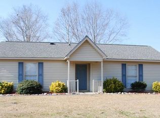 326 Country Rd, Grimesland, NC 27837