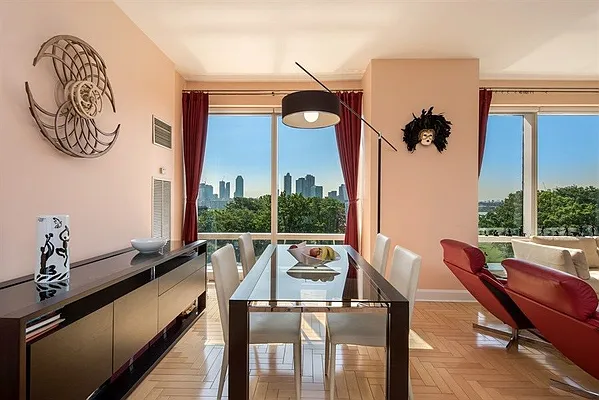 Sold by Compass | media 3