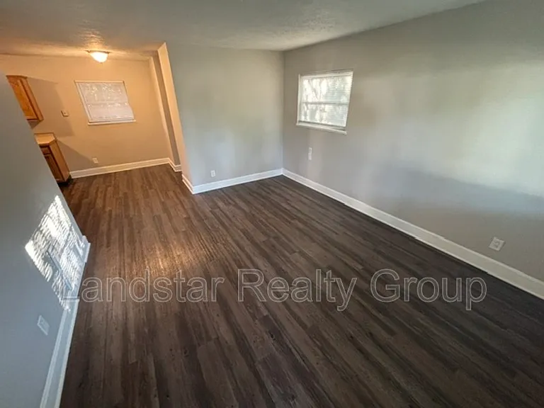 4721 Granada Dr — Photo 3