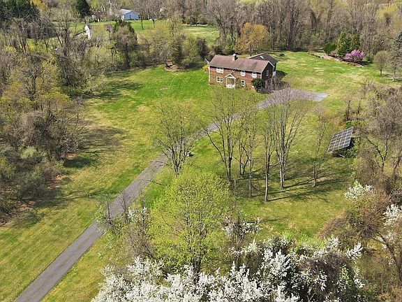 4th image of 583 Morgan Grove Rd