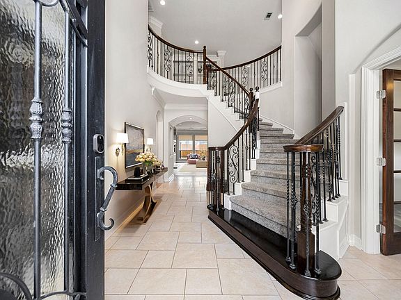 3rd image of 17621 Shadow Valley Dr