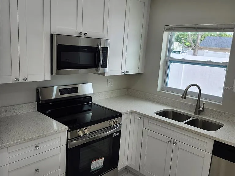 15406 Avalon Ave #4 — Photo 23