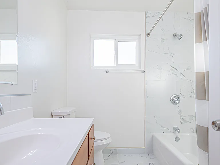 Upstair Full Bathroom