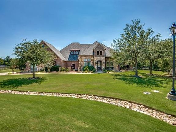 3rd image of 1324 Appaloosa Cir