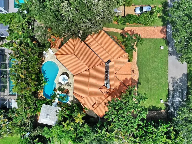 7924 SW 50th Ct — Photo 26