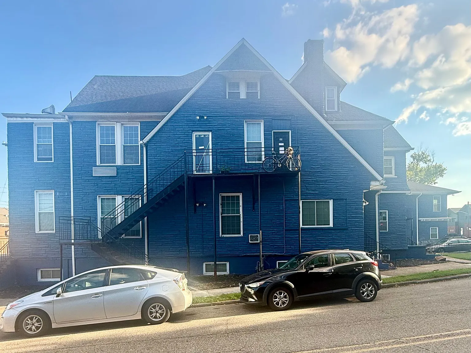 Beautifully updated apartments available in historic 4th & Gill neighborhood! — Photo 2