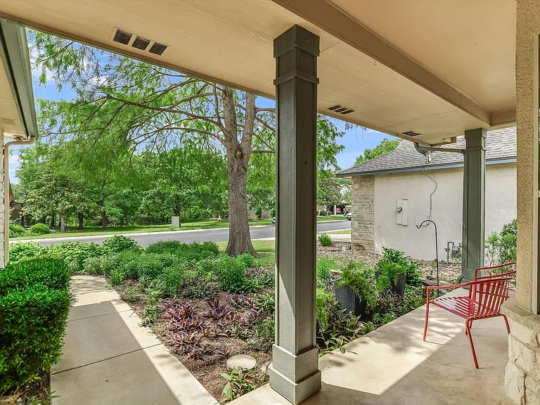 116 Running Water St — Photo 3