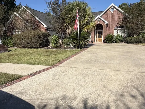 6035 Grand Ct, Orange, TX 77630