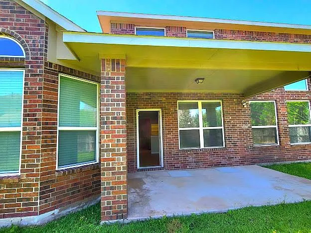 10007 Shire Green Ln — Photo 7