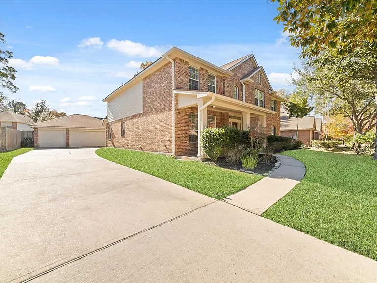 2618 Bridgestone Park Ln — Photo 3