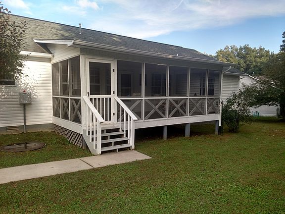 Nice Screened in Porch