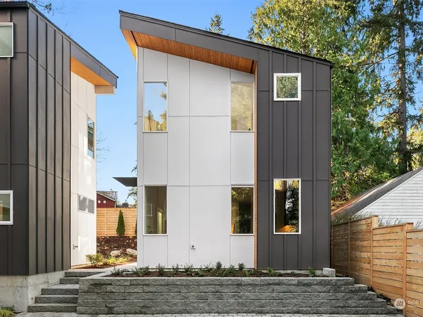 12523 12th Avenue NE, Seattle, WA 98125