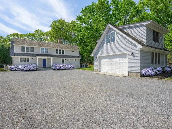 127 Narrow Ln, Bridgehampton, NY 11932